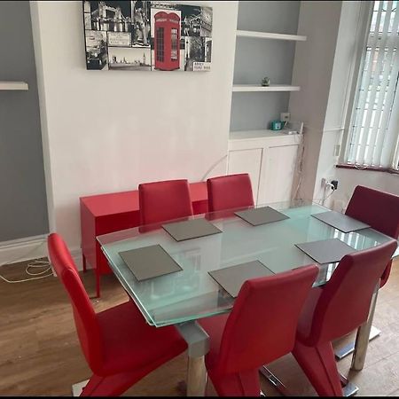 וולברהאמפטון Wv1 Budget Contractor Stays- 5 Beds - Discounts Ok מראה חיצוני תמונה