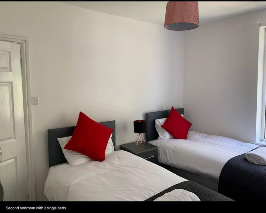 וולברהאמפטון Wv1 Budget Contractor Stays- 5 Beds - Discounts Ok מראה חיצוני תמונה